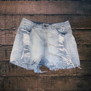 M.A.P. Distressed Lightwash Denim Shorts Size 32” #140